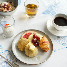 Load image into Gallery viewer, 6. viðburður - 5. og 6. desember. GDRN & Magnús Jóhann, fordrykkur, matur & gisting / Kjör f. tvo