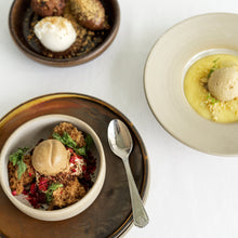 Load image into Gallery viewer, 6. viðburður - 5. og 6. desember. GDRN & Magnús Jóhann, fordrykkur, matur & gisting / Kjör f. tvo