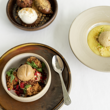 Load image into Gallery viewer, 2. viðburður - 7. og 8. nóvember. Stefán Hilmarsson, fordrykkur, matur & gisting / Kjör f. tvo